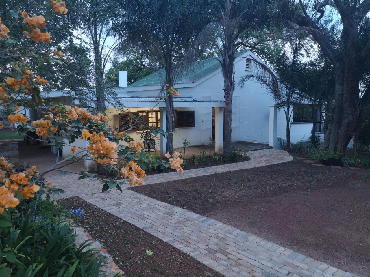 Windsor Cottage Barberton Exterior photo